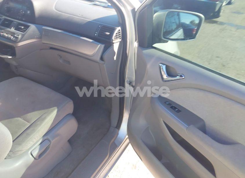 Photo 5 of 2010 Honda Odyssey EX (VIN 5FNRL3H46AB112490)