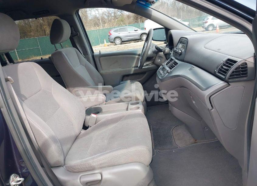 Photo 5 of 2010 Honda Odyssey EX (VIN 5FNRL3H4XAB077582)