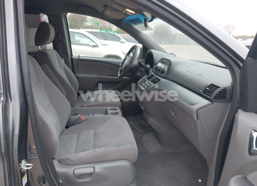 Photo 5 of 2010 Honda Odyssey EX (VIN 5FNRL3H4XAB111407)