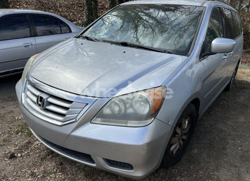 Photo 2 of 2010 Honda Odyssey (VIN 5FNRL3H53AB013196)