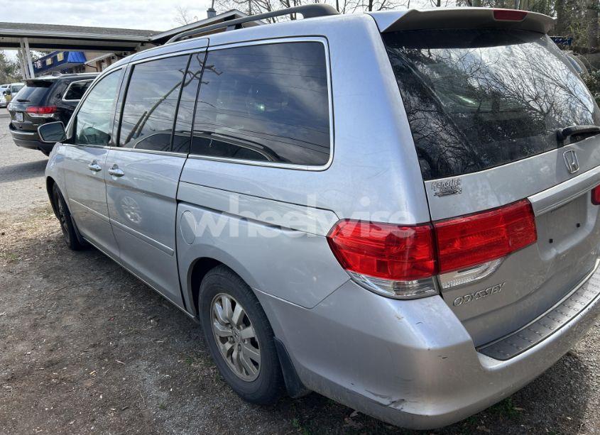 Photo 3 of 2010 Honda Odyssey (VIN 5FNRL3H53AB013196)