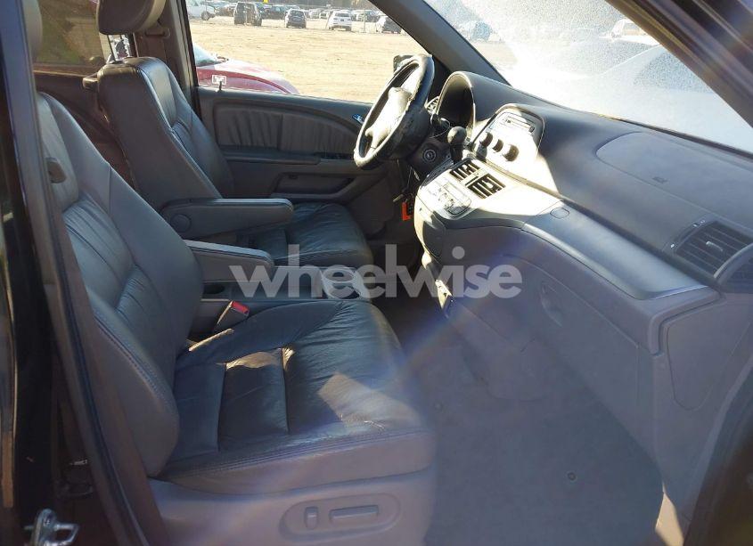 Photo 5 of 2010 Honda Odyssey EX-L (VIN 5FNRL3H63AB006385)