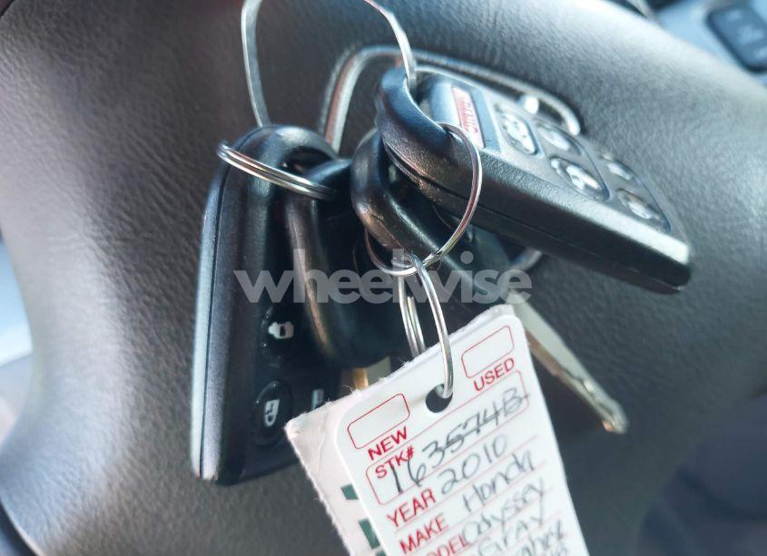 Photo 11 of 2010 Honda Odyssey EX-L (VIN 5FNRL3H65AB056818)