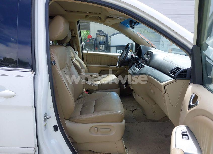 Photo 5 of 2010 Honda Odyssey EX-L (VIN 5FNRL3H67AB003148)