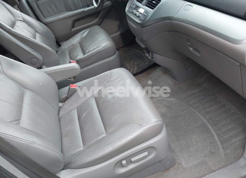 Photo 8 of 2010 Honda Odyssey EX-L (VIN 5FNRL3H67AB025747)
