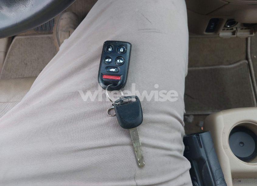 Photo 11 of 2010 Honda Odyssey EX-L (VIN 5FNRL3H68AB033954)