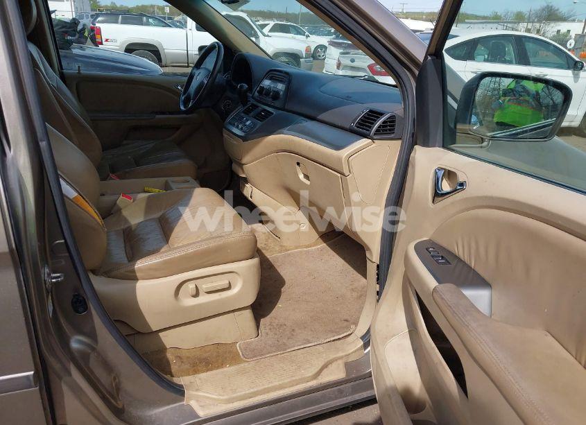 Photo 5 of 2010 Honda Odyssey EX-L (VIN 5FNRL3H68AB055744)