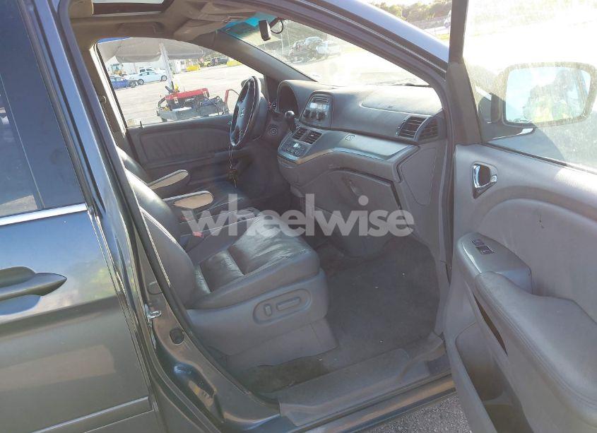 Photo 5 of 2010 Honda Odyssey EX-L (VIN 5FNRL3H6XAB085182)