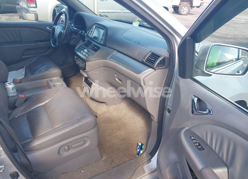 Photo 5 of 2010 Honda Odyssey EX-L (VIN 5FNRL3H72AB018679)