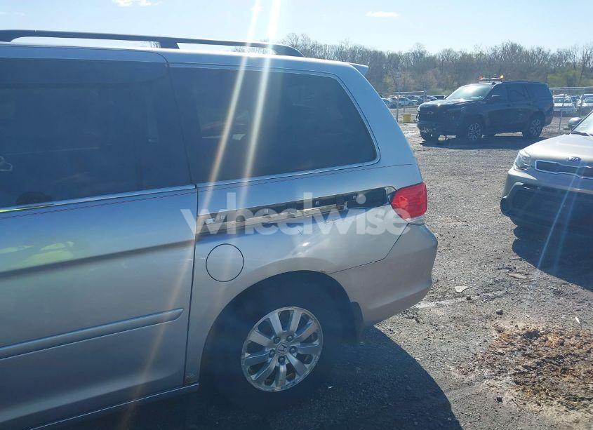 Photo 6 of 2010 Honda Odyssey EX-L (VIN 5FNRL3H72AB018679)