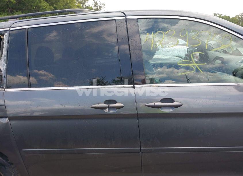 Photo 14 of 2010 Honda Odyssey EX-L (VIN 5FNRL3H73AB082021)