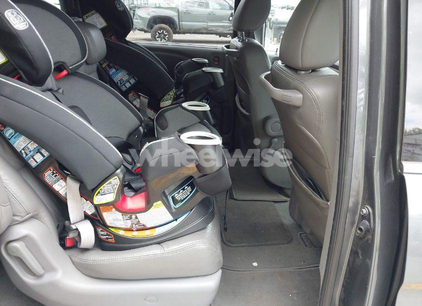 Photo 8 of 2010 Honda Odyssey EX-L (VIN 5FNRL3H73AB091558)