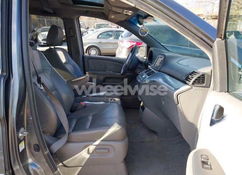 Photo 5 of 2010 Honda Odyssey EX-L (VIN 5FNRL3H73AB094332)