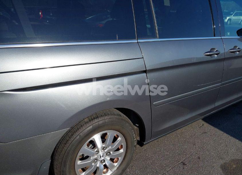 Photo 13 of 2010 Honda Odyssey EX-L (VIN 5FNRL3H76AB010388)