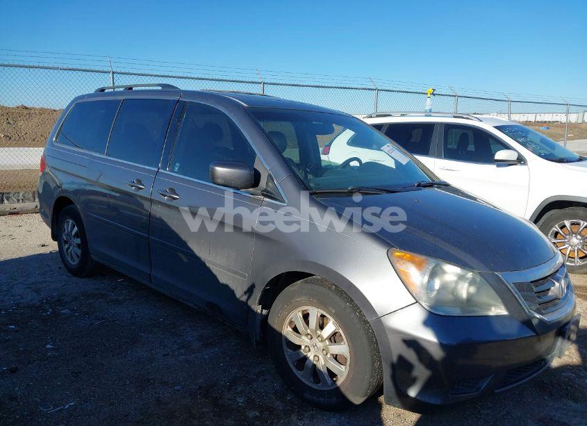 2010 Honda Odyssey EX-L (VIN 5FNRL3H76AB040457) main photo