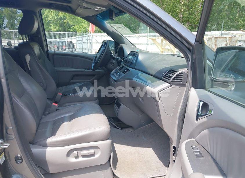 Photo 5 of 2010 Honda Odyssey EX-L (VIN 5FNRL3H77AB053699)