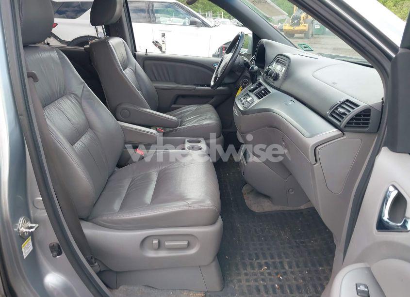 Photo 5 of 2010 Honda Odyssey EX-L (VIN 5FNRL3H77AB101900)