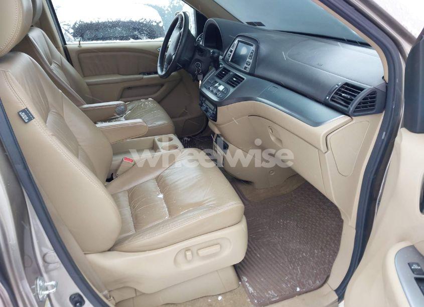 Photo 5 of 2010 Honda Odyssey EX-L (VIN 5FNRL3H77AB109320)