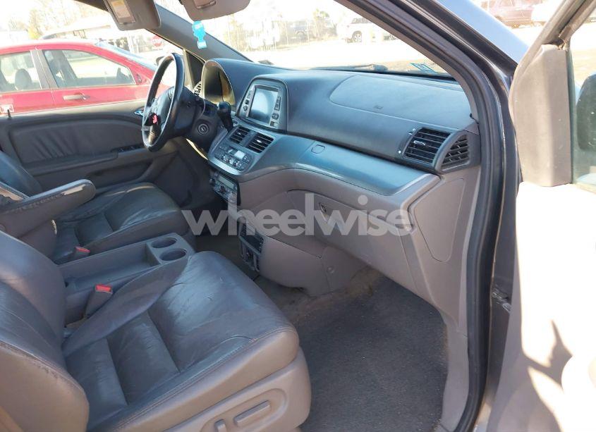 Photo 5 of 2010 Honda Odyssey EX-L (VIN 5FNRL3H7XAB113636)