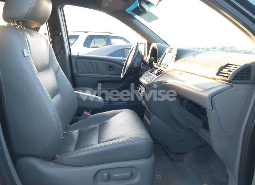 Photo 5 of 2010 Honda Odyssey TOURING (VIN 5FNRL3H92AB095859)