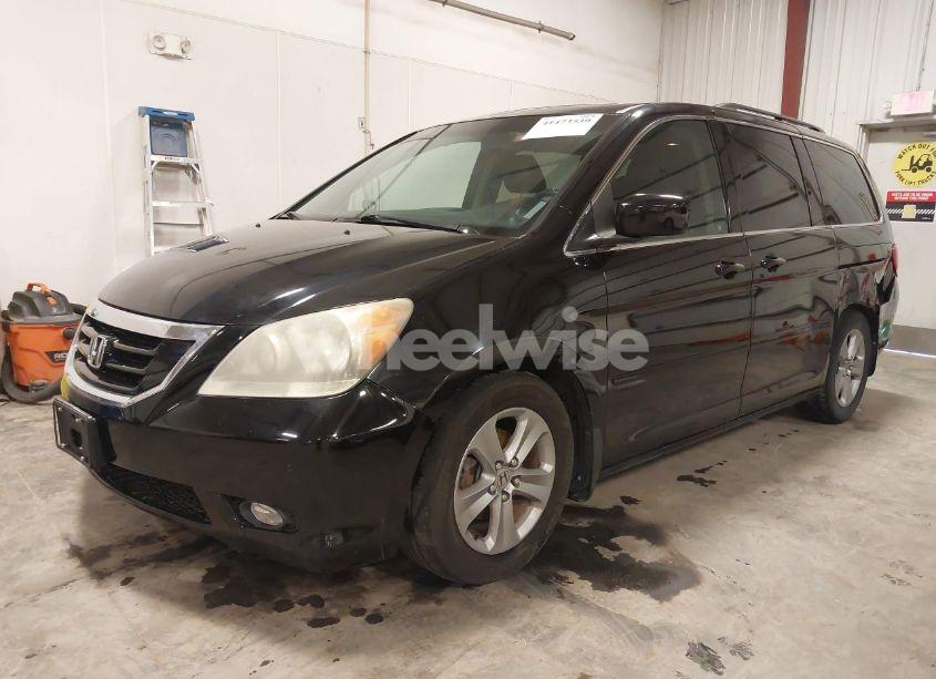 Photo 2 of 2010 Honda Odyssey TOURING (VIN 5FNRL3H92AB096879)