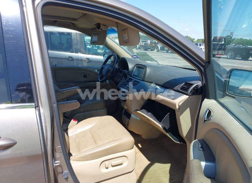 Photo 5 of 2010 Honda Odyssey TOURING (VIN 5FNRL3H93AB069531)