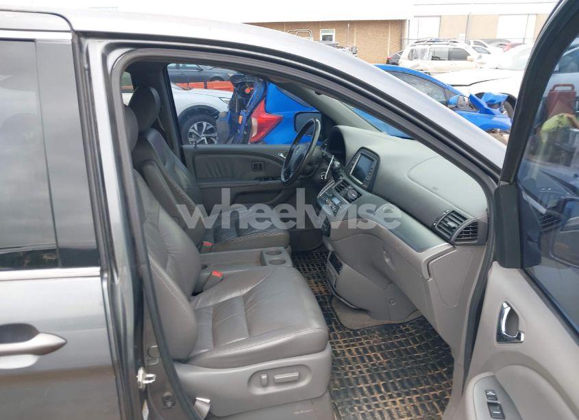 Photo 5 of 2010 Honda Odyssey TOURING (VIN 5FNRL3H99AB111555)