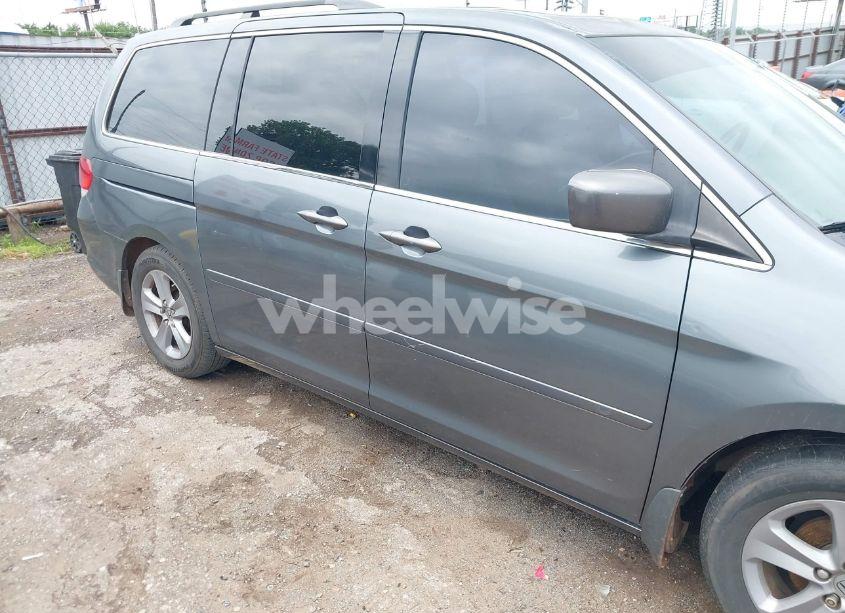 Photo 6 of 2010 Honda Odyssey TOURING (VIN 5FNRL3H99AB111555)