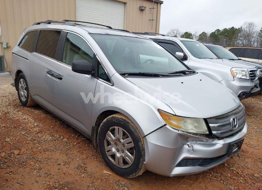 2011 Honda Odyssey LX (VIN 5FNRL5H20BB010579) main photo