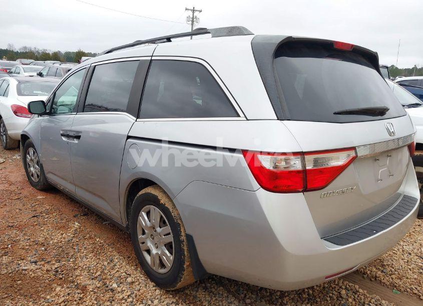 Photo 3 of 2011 Honda Odyssey LX (VIN 5FNRL5H20BB010579)