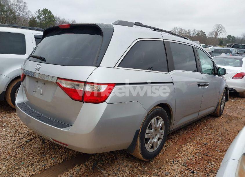Photo 4 of 2011 Honda Odyssey LX (VIN 5FNRL5H20BB010579)