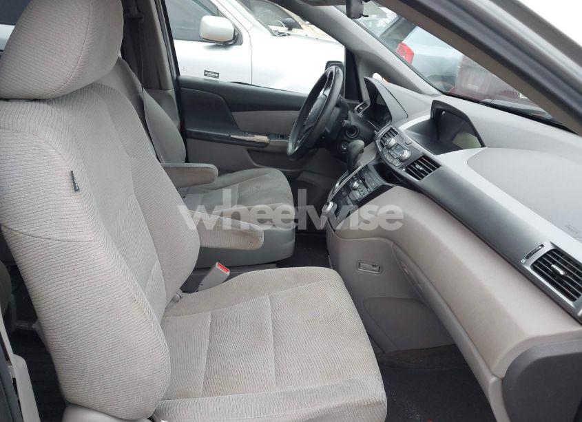 Photo 5 of 2011 Honda Odyssey LX (VIN 5FNRL5H20BB010579)