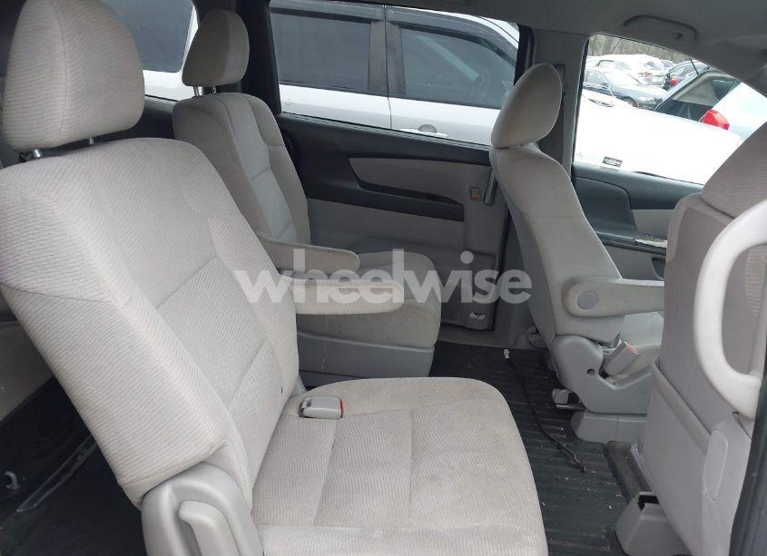 Photo 8 of 2011 Honda Odyssey LX (VIN 5FNRL5H20BB010579)
