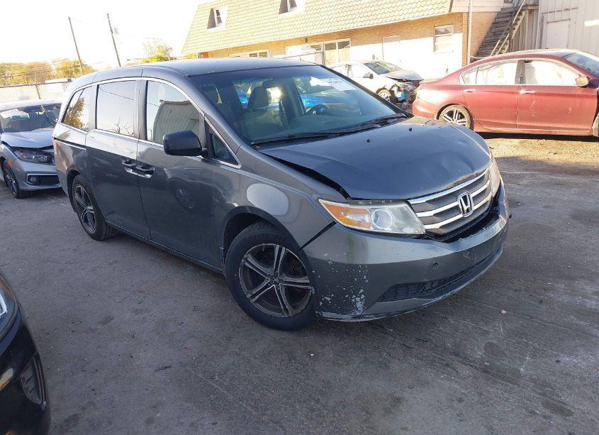 2013 Honda Odyssey LX (VIN 5FNRL5H20DB011654) main photo