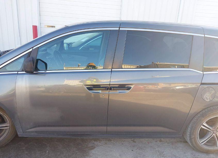 Photo 14 of 2013 Honda Odyssey LX (VIN 5FNRL5H20DB011654)