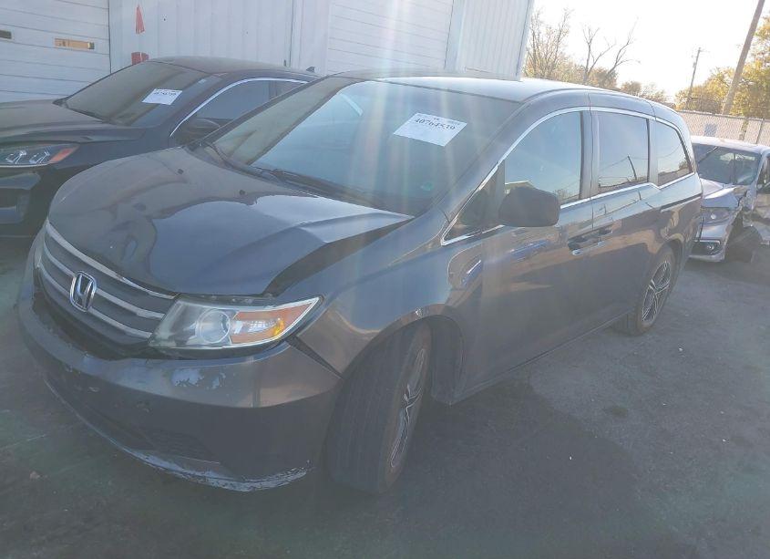 Photo 2 of 2013 Honda Odyssey LX (VIN 5FNRL5H20DB011654)