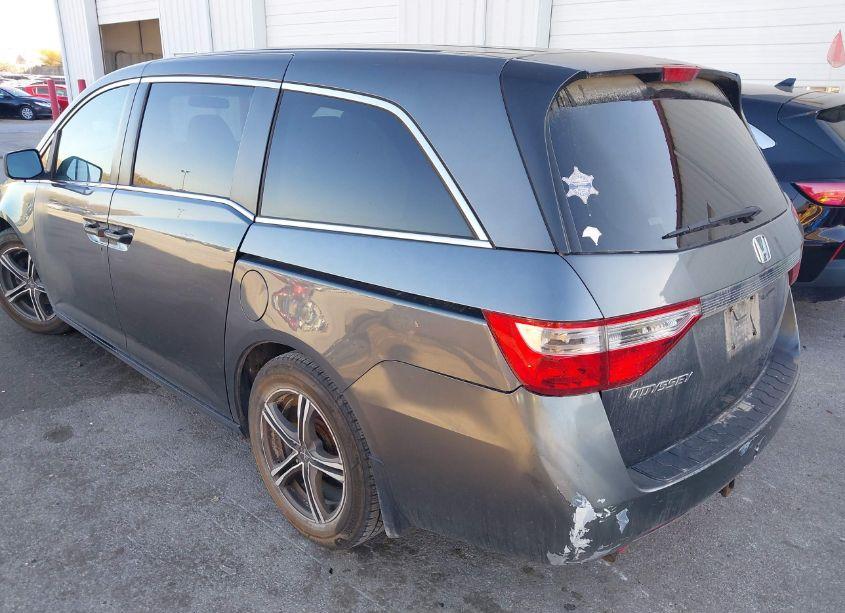 Photo 3 of 2013 Honda Odyssey LX (VIN 5FNRL5H20DB011654)