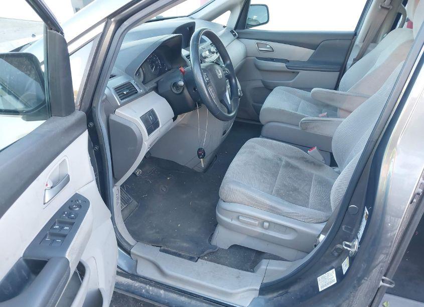 Photo 5 of 2013 Honda Odyssey LX (VIN 5FNRL5H20DB011654)