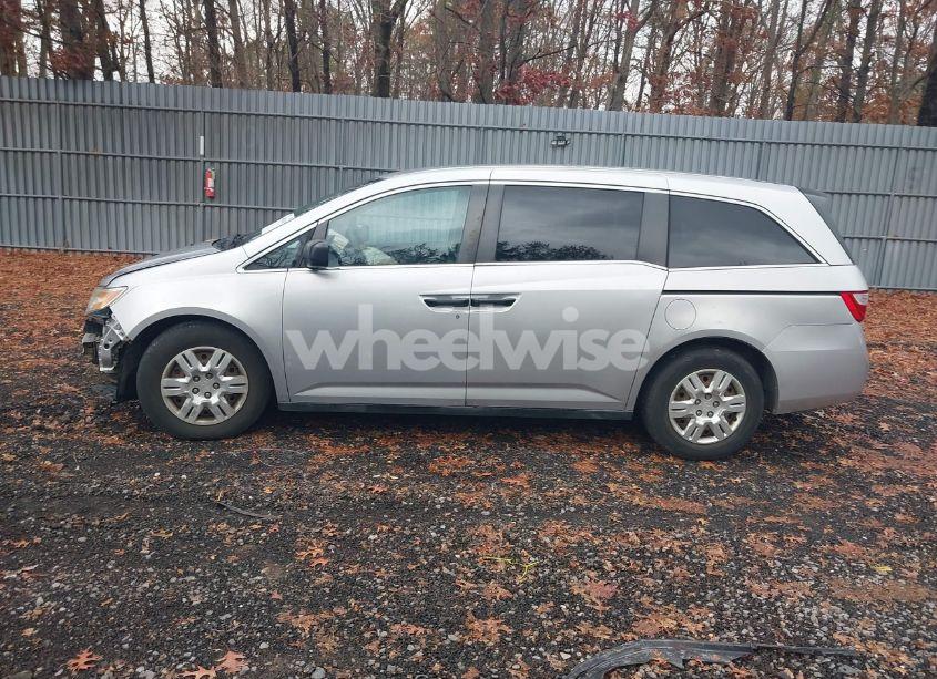 Photo 14 of 2013 Honda Odyssey LX (VIN 5FNRL5H20DB071353)