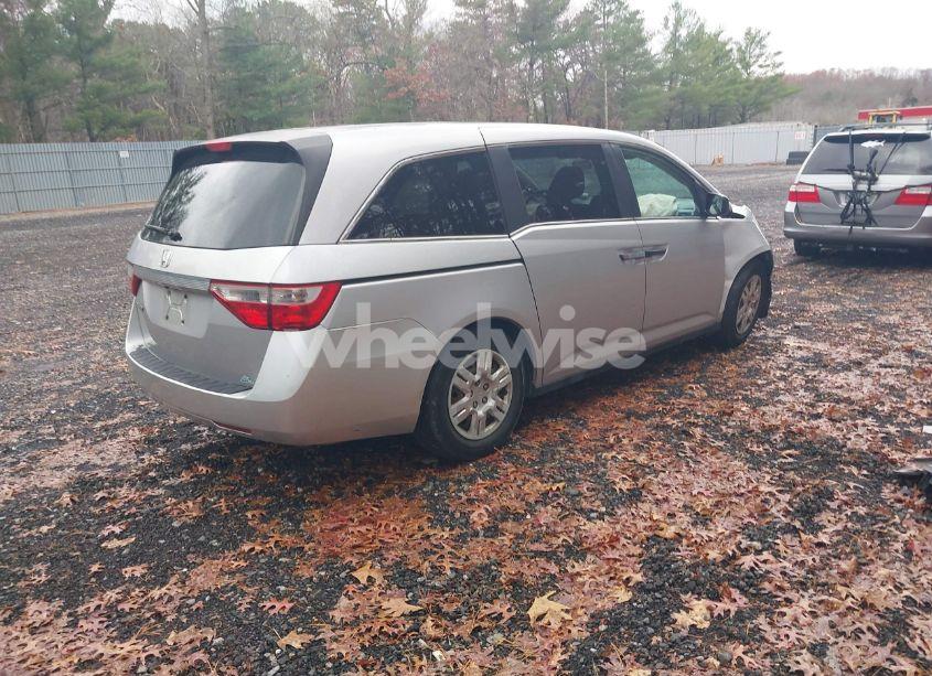 Photo 4 of 2013 Honda Odyssey LX (VIN 5FNRL5H20DB071353)