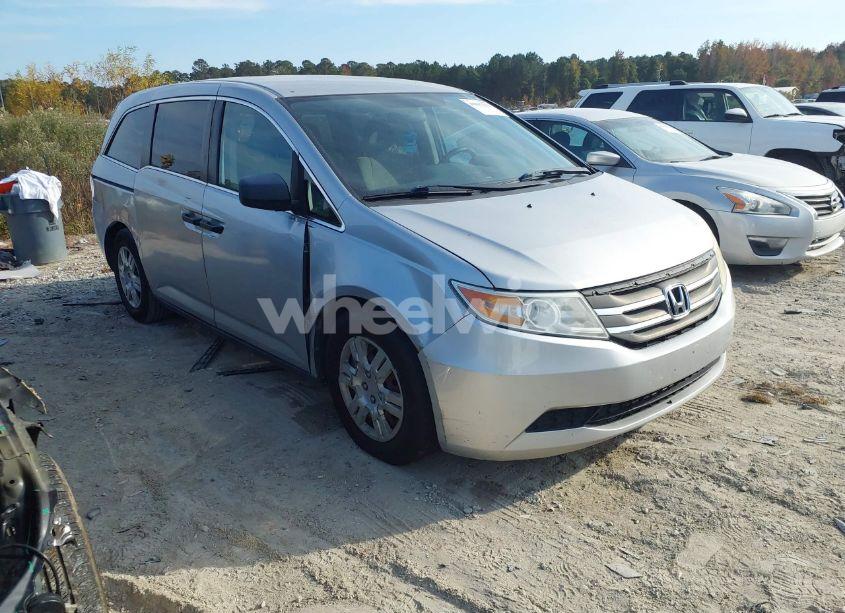 2013 Honda Odyssey LX (VIN 5FNRL5H20DB083180) main photo