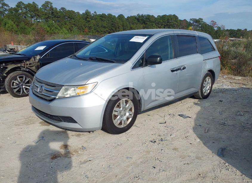 Photo 2 of 2013 Honda Odyssey LX (VIN 5FNRL5H20DB083180)