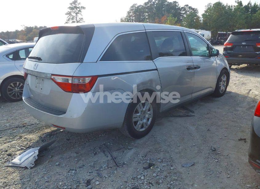 Photo 4 of 2013 Honda Odyssey LX (VIN 5FNRL5H20DB083180)