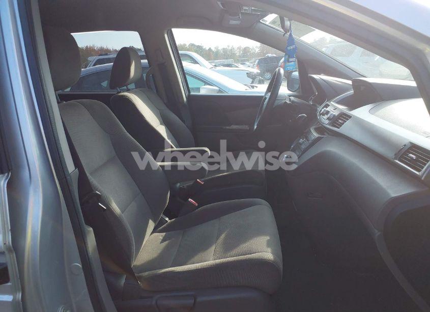 Photo 5 of 2013 Honda Odyssey LX (VIN 5FNRL5H20DB083180)