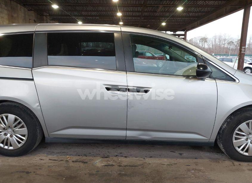 Photo 13 of 2014 Honda Odyssey LX (VIN 5FNRL5H20EB006181)