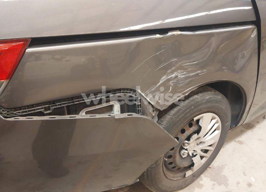 Photo 18 of 2014 Honda Odyssey LX (VIN 5FNRL5H20EB009470)