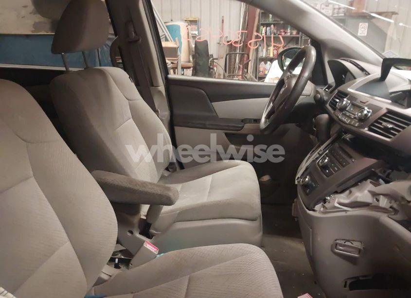 Photo 5 of 2014 Honda Odyssey LX (VIN 5FNRL5H20EB009470)