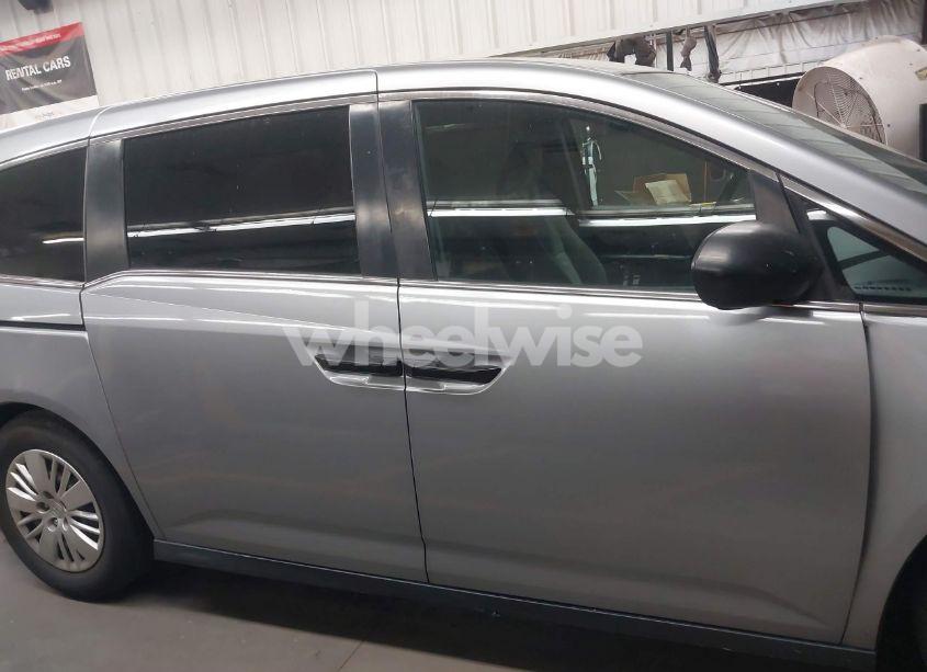 Photo 13 of 2016 Honda Odyssey LX (VIN 5FNRL5H20GB076833)