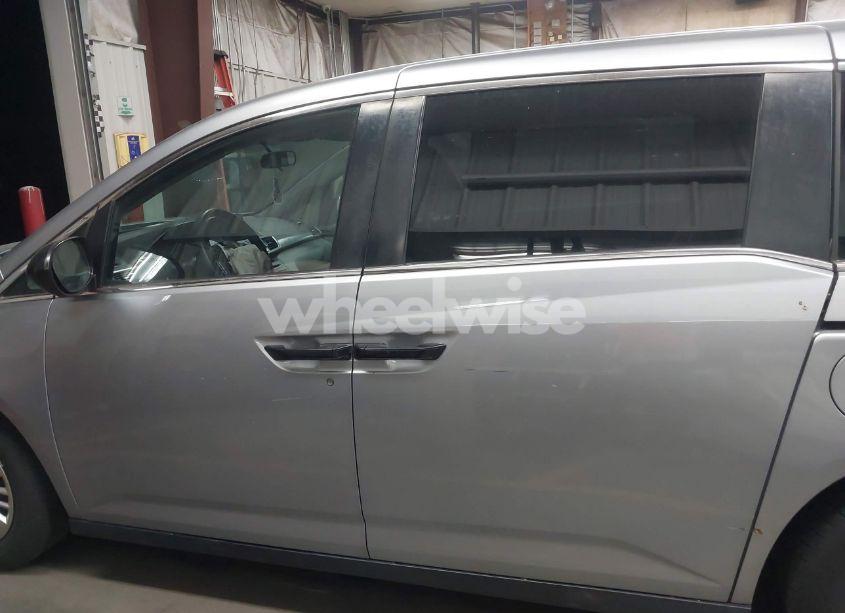 Photo 14 of 2016 Honda Odyssey LX (VIN 5FNRL5H20GB076833)