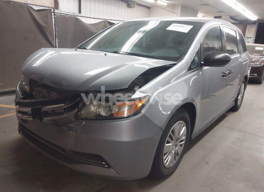 Photo 2 of 2016 Honda Odyssey LX (VIN 5FNRL5H20GB076833)